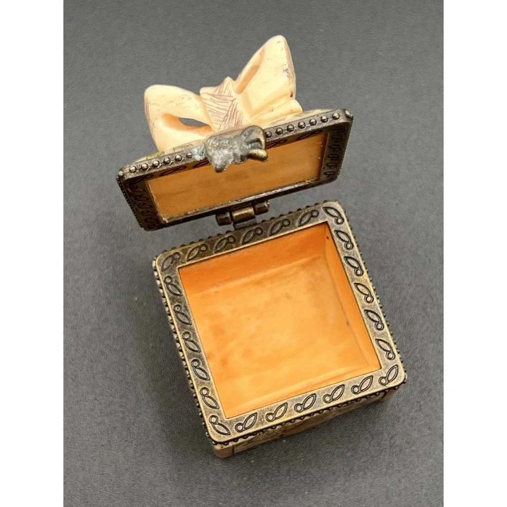 Vintage Handmade Trinket Box‎